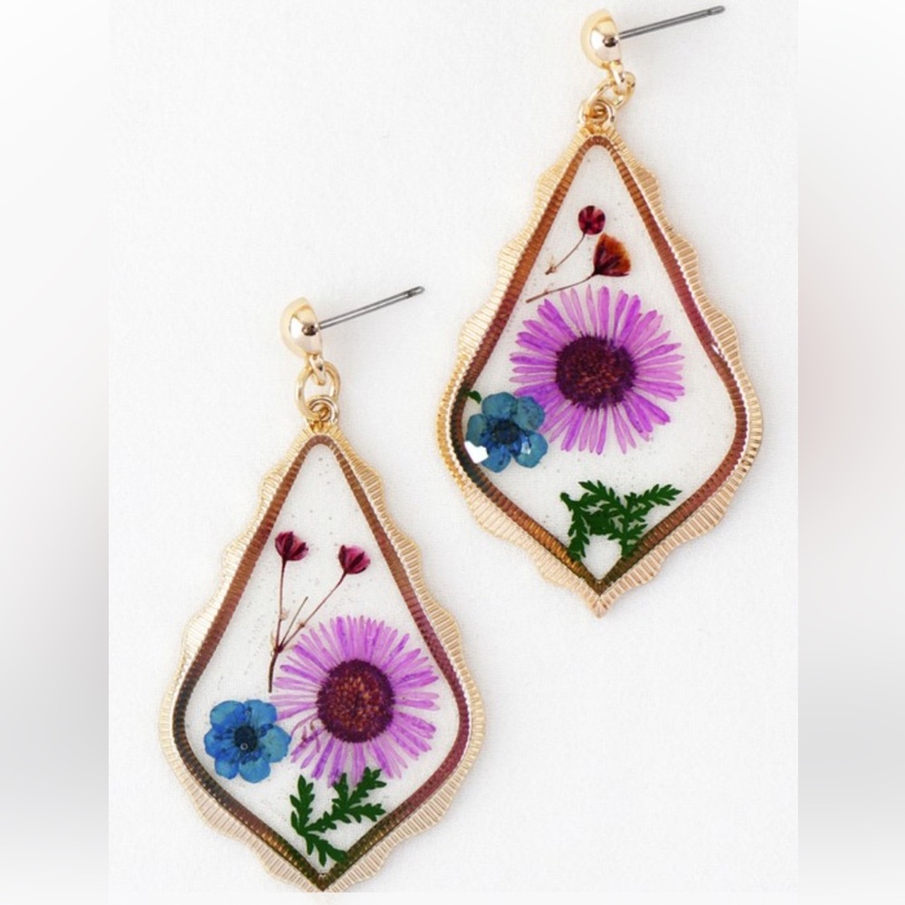 Handmade Real Pressed Dried Purple Flower Botanical Resin Earrings